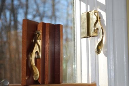 Casement Window locks, Mortised or interrupted stop